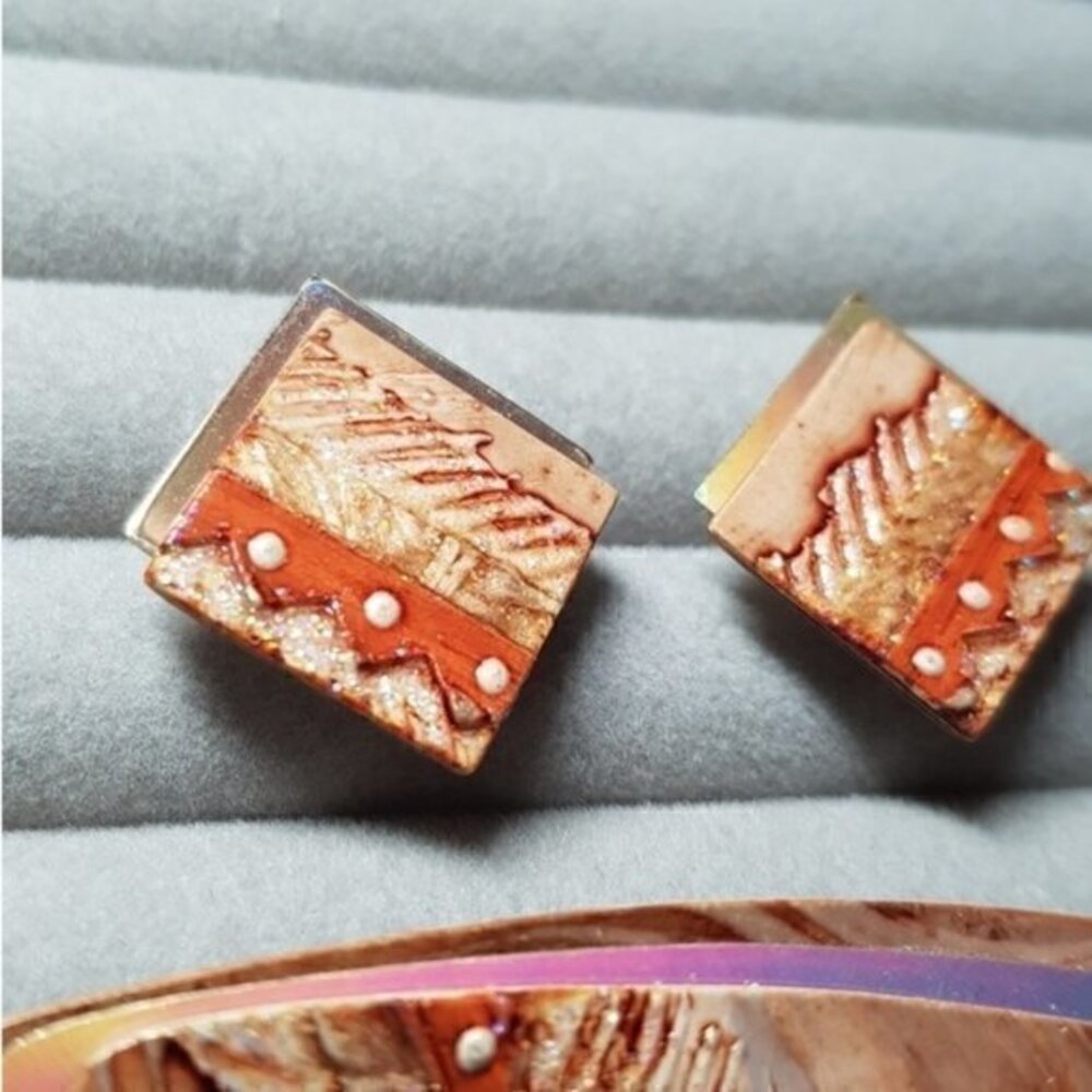 4/24$  Handmade Iridescent brooch and earrings set. Very colourful! - Picture 3 of 7
